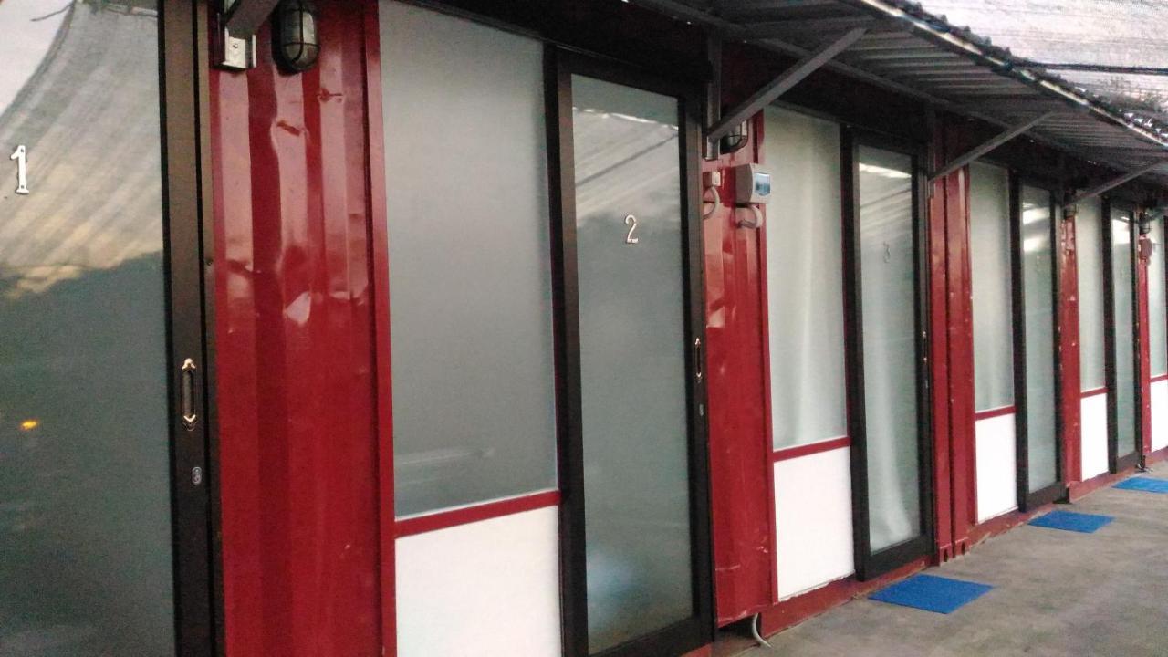 Hotel The Container Labuan Bajo Exterior foto